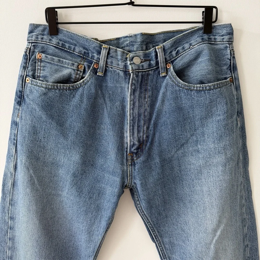 Levis good light